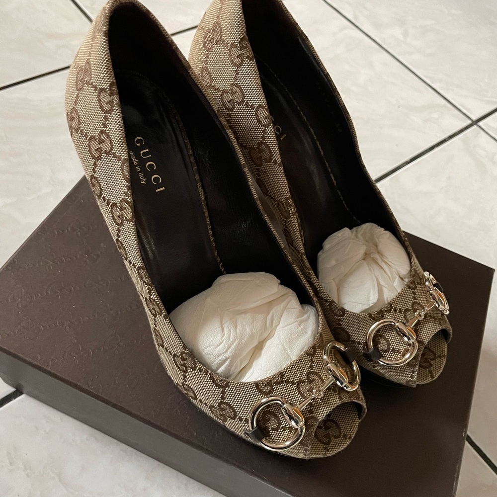 Women's Authentic Gucci heels